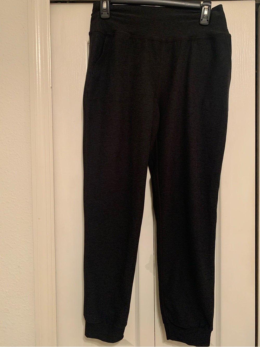 Beyond Yoga Spacedye Gray Midi Joggers with a high waistband size medium
